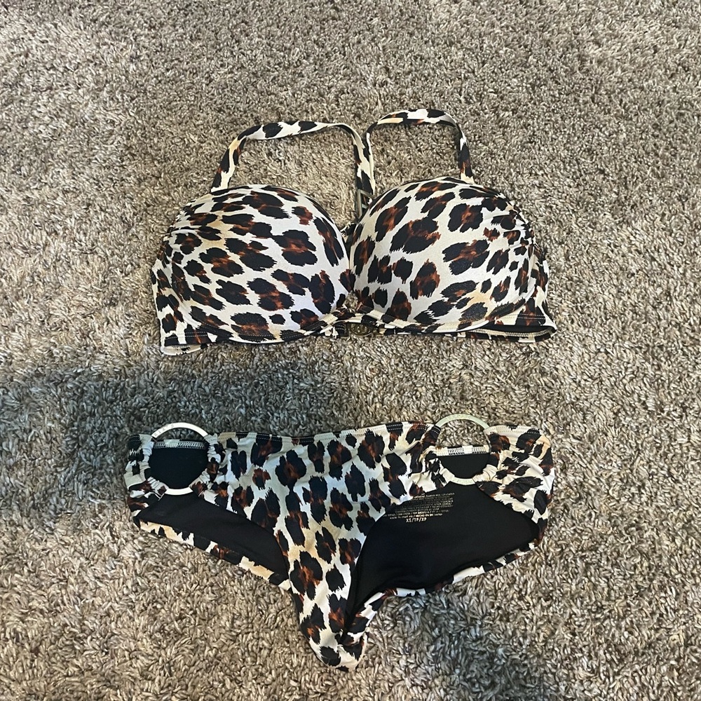 Victoria’s Secret swim bombshell cheetah print 34D & XS
